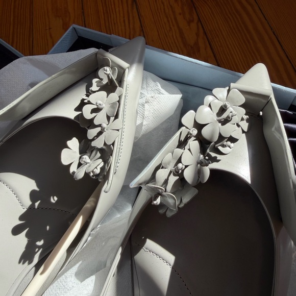 Prada Cream Pointed-Toe Floral Embellished Flats - Picture 2 of 9